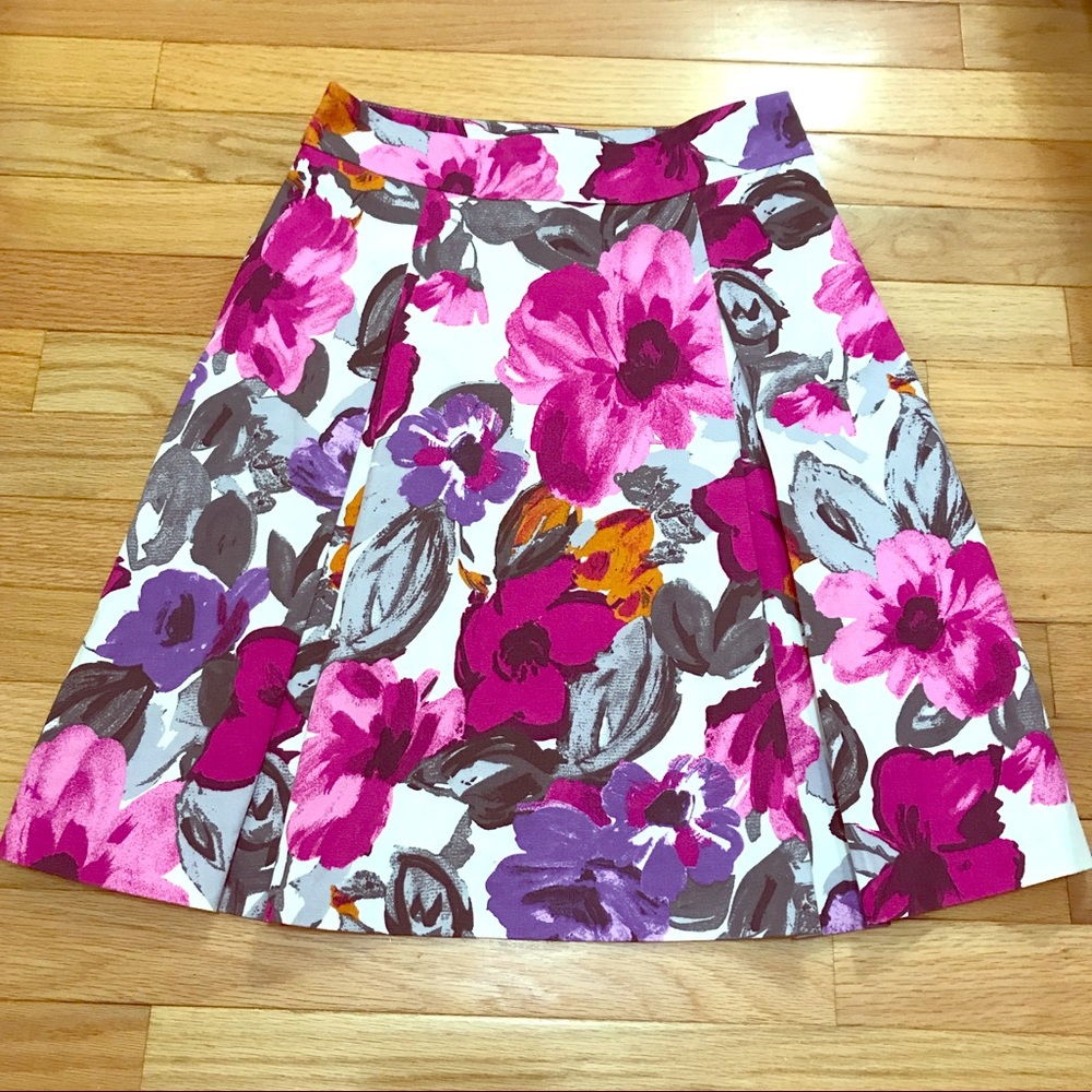 Adorable H&M floral skirt, 4